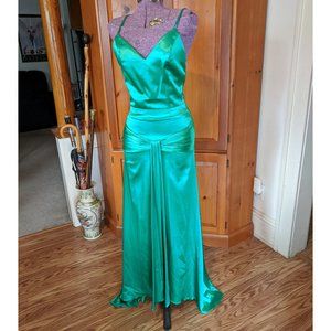 Vintage Hollywood Glam! Emerald green evening gown